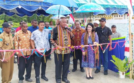Penuhi Aksesibilitas Jalan, Pj Gubernur Waterpauw Resmikan 1,3 Kilometer Jalan Di Kampung Wariori