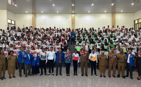 Pj Gubernur Waterpauw Beri Kuliah Umum di Kampus POLINEF Fakfak