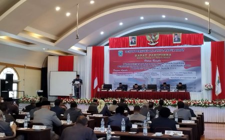 Pj Gubernur Waterpauw Sepakat Dengan 10 Pemandangan Umum Fraksi DPR Papua Barat