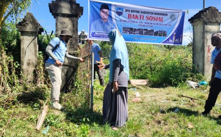 Pra Pelantikan Pengurus Baru, DPD BKPRMI Manokwari Gelar Baksos Bersihkan Kuburan Islam Pasir Putih