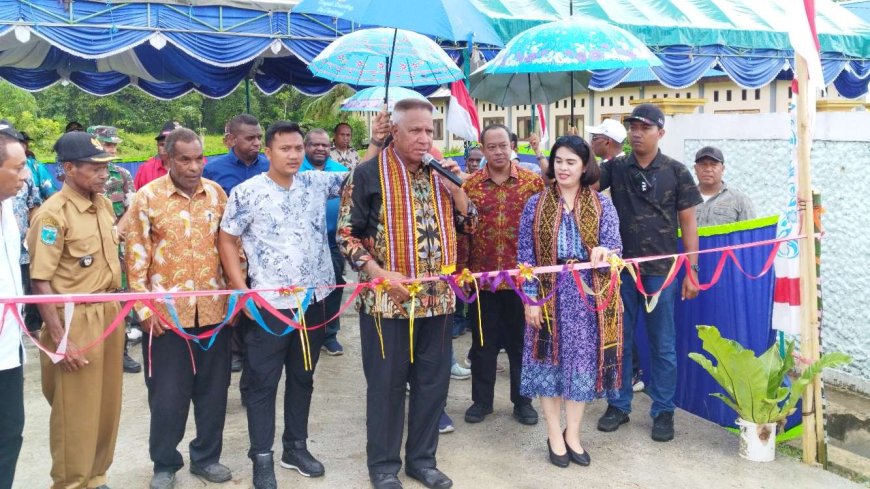 Penuhi Aksesibilitas Jalan, Pj Gubernur Waterpauw Resmikan 1,3 Kilometer Jalan Di Kampung Wariori