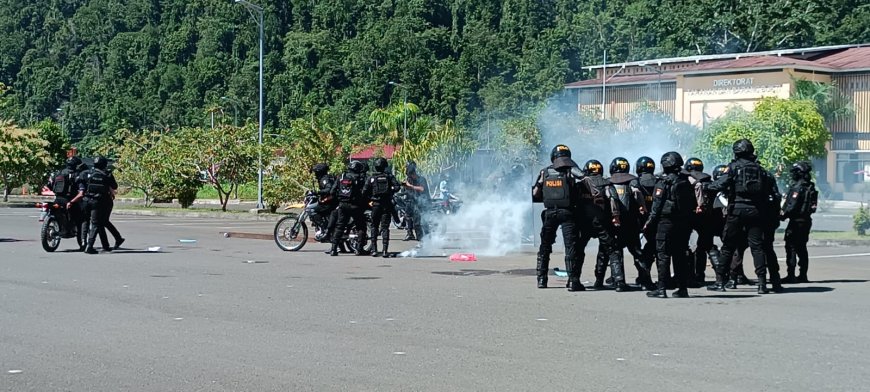 Antisipasi Gangguan Kamtibmas, Samapta Polda Papua Barat Peragakan Lima Patroli Perintis Presisi