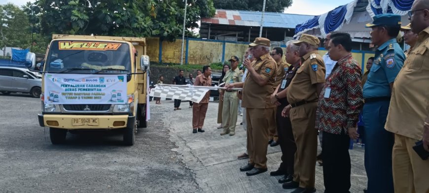 Pj Gubernur Resmikan Penyaluran 32.919 Bantuan Pangan Tahap Dua