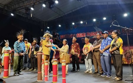 Festival Seni Budaya VIII Papua Barat Penguatan Karakter Bangsa Berbasis Seni Budaya