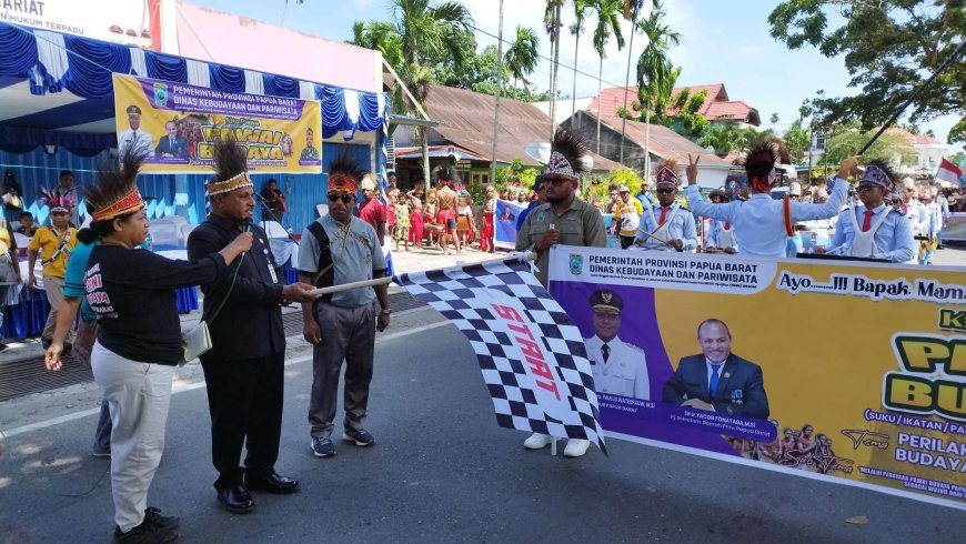 Sebanyak 90 Suku dan Paguyuban Meriahkan Pawai Budaya HUT Papua Barat ke-24