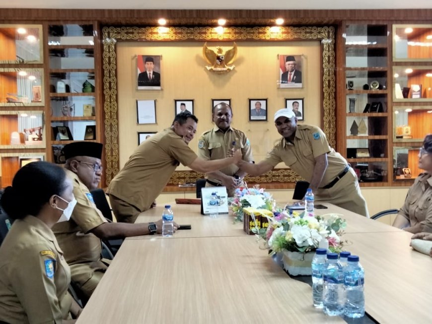 Pj. Sekda Pimpin Sertijab Plt Kepala Dinas PUPR Papua Barat