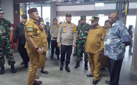Pj Gubernur Ali Baham Tinjau Kesiapan Bandara Siboru Fakfak