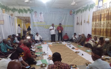 Pj Gubernur Ali Baham Ikuti Perekatan Adat Jelang Ulang Tahun Fakfak Ke 123
