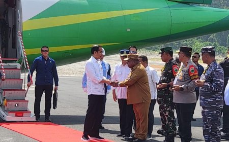 Presiden Jokowi Resmikan Bandara Siboru Fakfak
