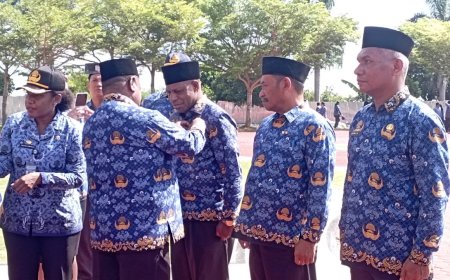 HUT KORPRI Ke-52, 10 ASN Terima Penghargaan Satyalancana Karya Satya 2023