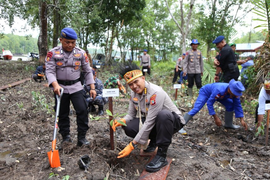 Polda Papua Barat Gelar Bhakti Sosial dan Tanam Mangrove