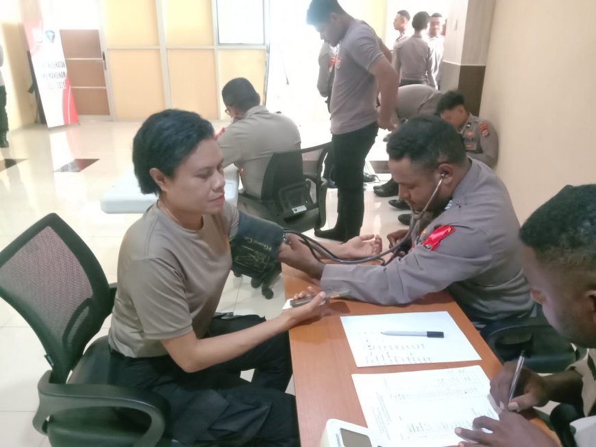 Jelang Operasi Mantap Brata, Polda Papua Barat Lakukan Pemeriksaan Kesehatan