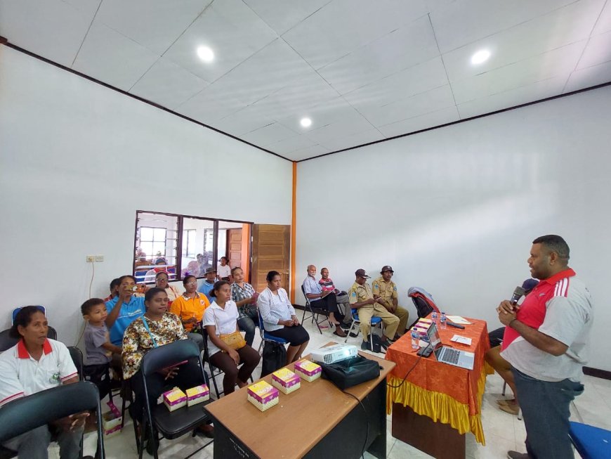 Dinkes Papua Barat Lakukan Sosialisasi Basmi Sarang Nyamuk DBD di Distrik Wondiboi Wondama