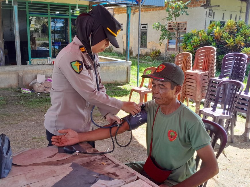 Polda Papua Barat Lakukan Pemeriksaan Kesehatan Kepada Petugas TPS