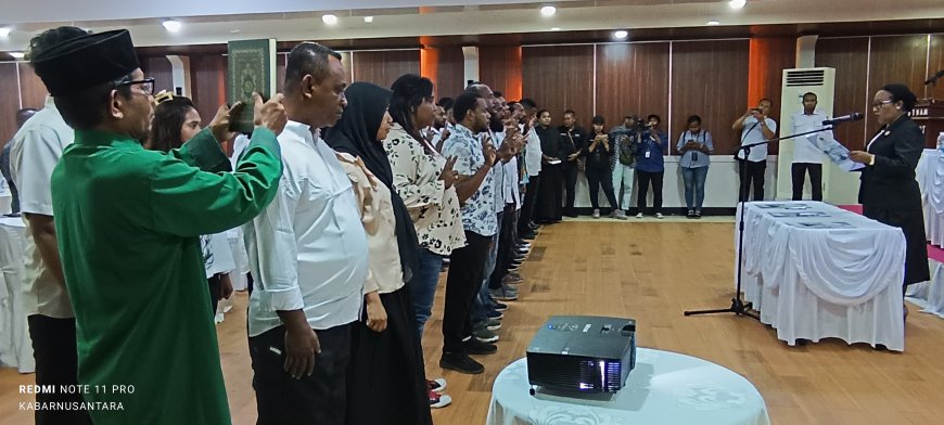 Ketua KPU Manokwari Lantik 49 Anggota KPPS Laksanakan PSU
