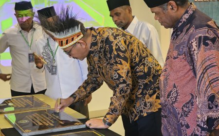 Plt Sekjen Kemenag Abu Rokhmad Buka Raker Kanwil Kemenag Papua Barat di Sorong