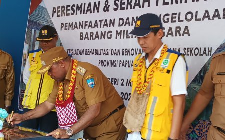 Kementerian PUPR Serahkan Pemanfaatan dan Pengelolaan Barang Milik Negara di SMPN 2