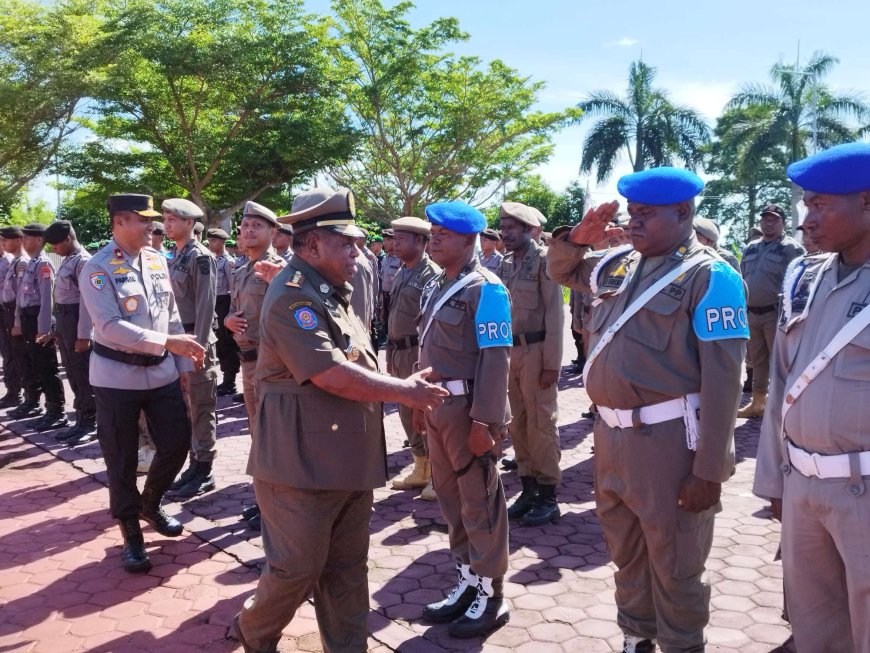 Pimpin Upacara HUT Satpol PP dan Satlinmas, Pj Gubernur Ali Baham Sebut Satpol PP Bukan Tempat Buangan