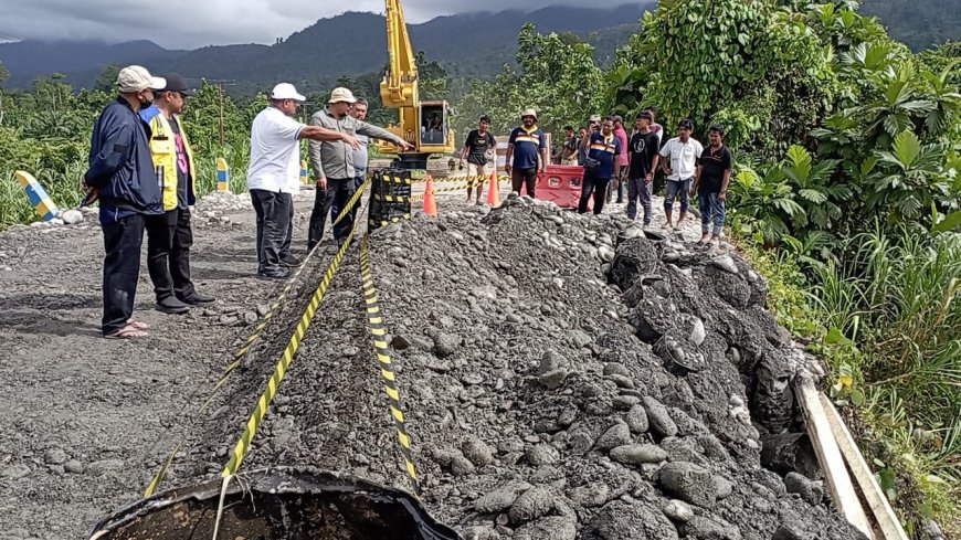 Akses Jalan Trans Papua Barat Sempat Terputus di Kali Kasi, Sudah Dapat Dilalui