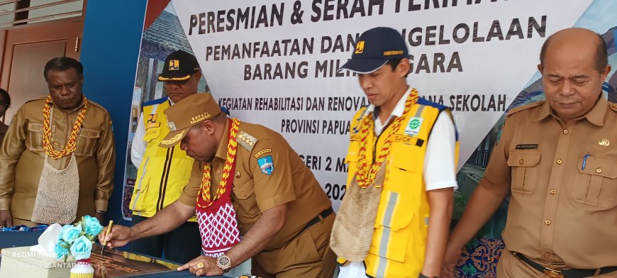 Kementerian PUPR Serahkan Pemanfaatan dan Pengelolaan Barang Milik Negara di SMPN 2