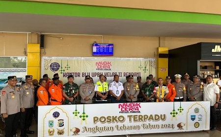 Kapolda Papua Barat Pantau Arus Mudik di Bandara Rendani, Pos Taktis dan Pelabuhan