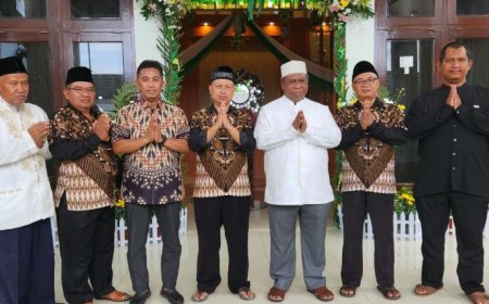 Berlebaran di Pj Gubernur Papua Barat, Ikaswara Manokwari Tanyakan Kelanjutan Pembangunan Sekretariat