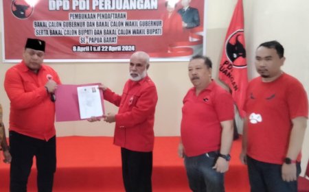Leon Gilbert Sayori Mendaftar Ke PDIP Papua Barat