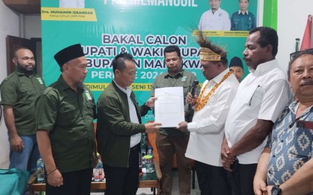 Daftar di PKB Manokwari, Hermus Indou Harap Bisa Kembali Berkoalisi