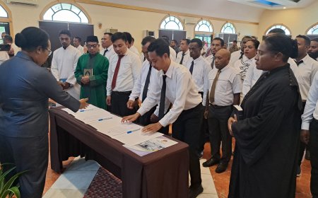 Ketua KPU Manokwari Lantik 45 Anggota PPD