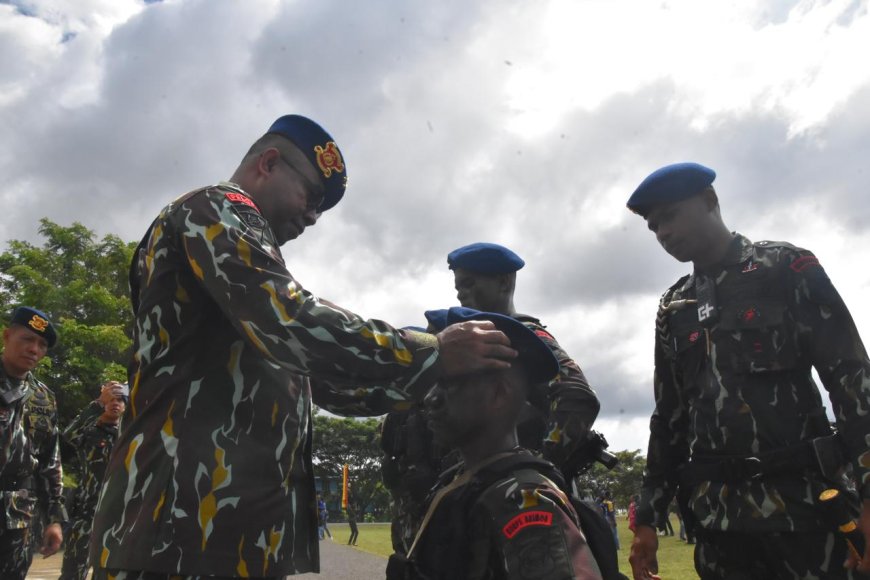 Pesan Kapolda Pada Pembaretan Bintara Remaja Satbrimobda Papua Barat