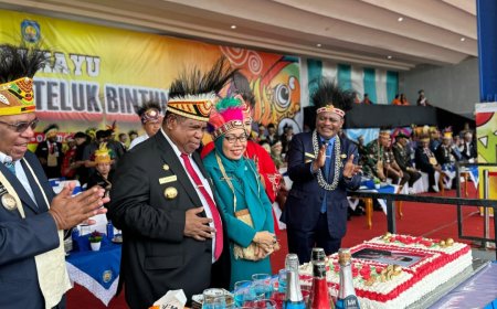 Hadiri Hari Jadi Bintuni, Pj. Gubernur ABT ingatkan Soal Stunting