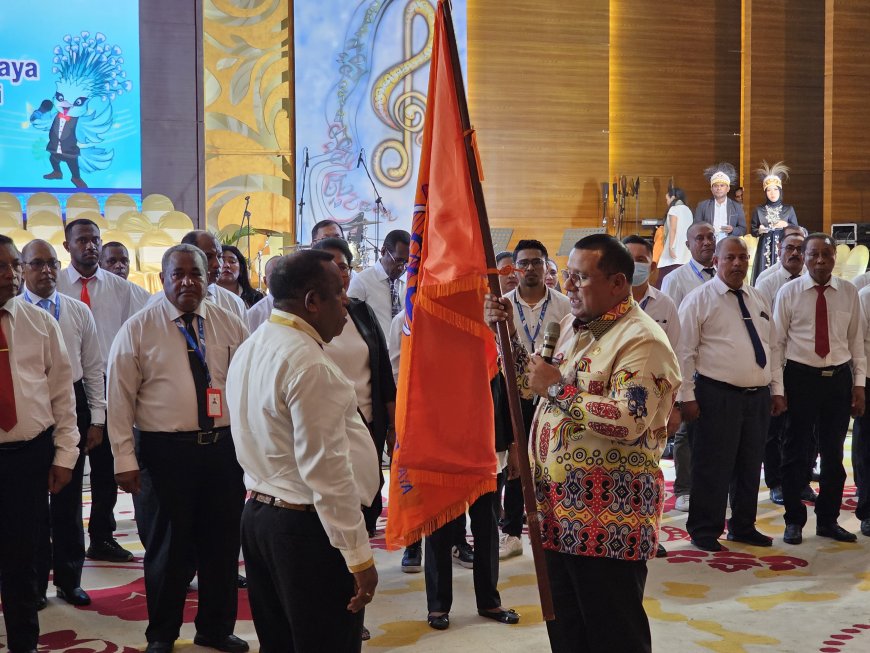 Pj Gubernur Muhammad Musa'ad Lantik Pengurus LPPD Papua Barat Daya