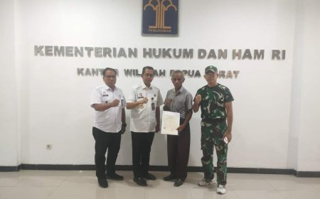 Hak Cipta Lukisan Dusun Kecil Milik Lukas Kaikatui Masuk Catatan Kemenkumham