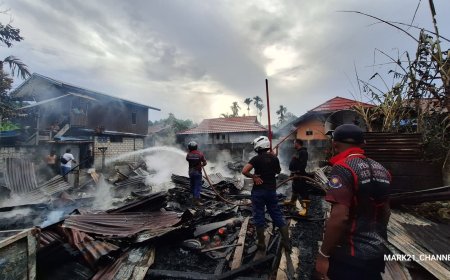Satu Rumah Kontrakan Empat Kamar dan 1 Unit Pik Up Terbakar di Wosi