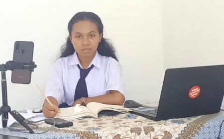 Hari Anak Nasional, Ruthetty Rumbiak Dari Papua Barat Akan Terima Beasiswa Dari Presiden Jokowi