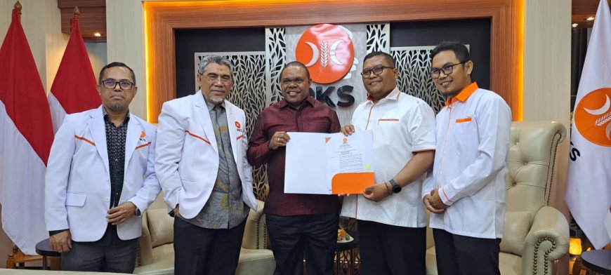 Pasangan HERO Terima SK DPP Partai Keadilan Sejahtera