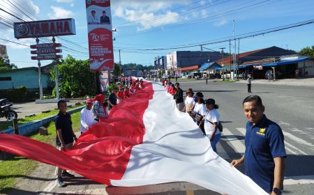 Sepanjang 13,2 Kilometer Bendera Merah Putih Membentang Sepanjang Kota Manokwari