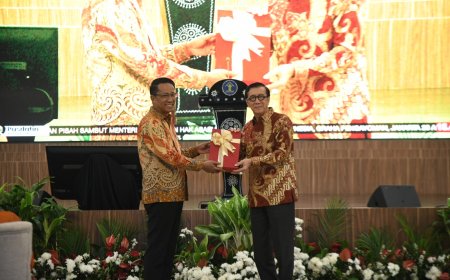 Supratman Terima Jabatan Menkumham dari Yosanna Laoly
