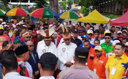 Pendukung dan Simpatisan Hantar Pasangan HERO Daftar di KPU Manokwari