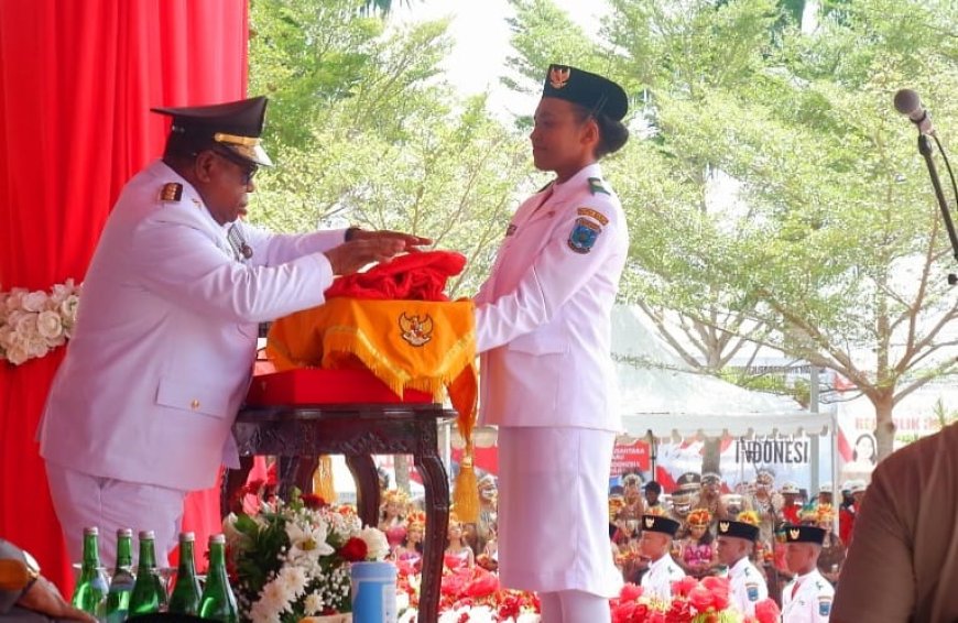 Paskibra Sukses Kibarkan Bendera Merah Putih di Halaman Kantor Gubernur Papua Barat