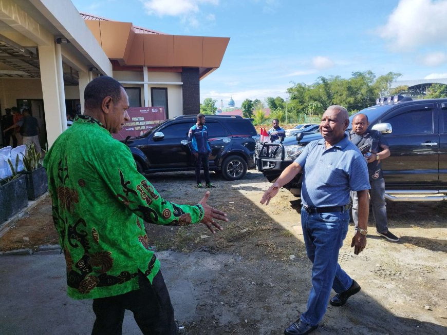 Dominggus Mandacan Jalani Pemeriksaan Kesehatan