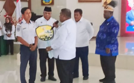 Pemprov Bantu Kendaraan Damkar Kepada Kabupaten Fakfak