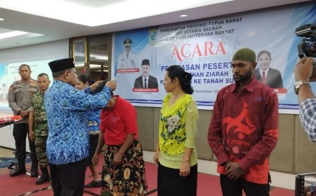 Pemprov Papua Barat Berangkatkan 83 Peserta Ziarah ke Tanah Suci