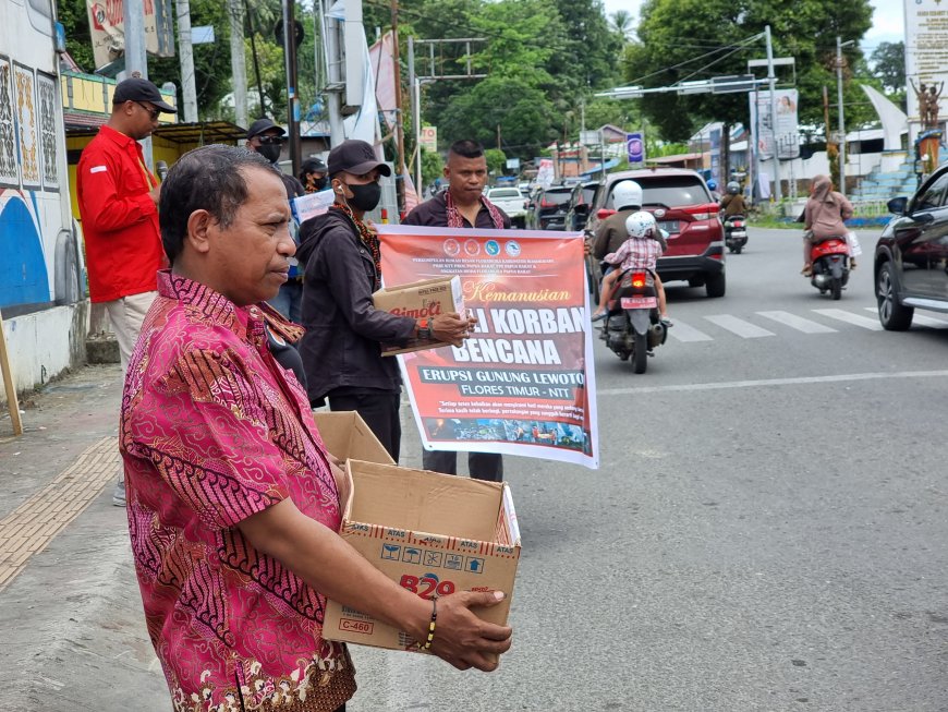 Erupsi Gunung Lewotobi, Flobamora Manokwari Salurkan Donasi 170 juta