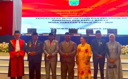 Orgenes Wonggor Kembali Dilantik Sebagai Ketua Definitif DPRP Papua Barat