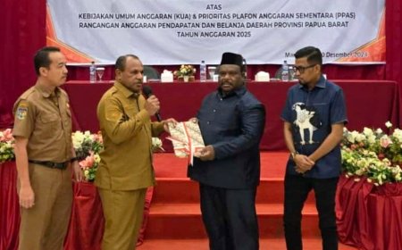 Pemprov Papua Barat Serahkan KUA-PPAS RAPBD 2025 ke DPR Papua Barat