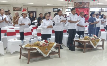 Biro Adpim Setda Papua Barat Rayakan Natal