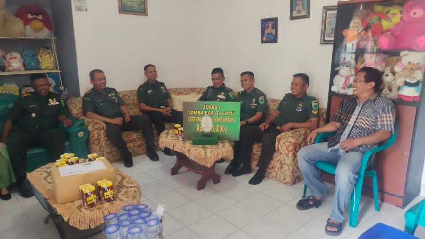 HUT Penerangan ke 74, Kapendam Kunjungi Dua Mantan Wartawan