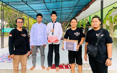 Kreatif, Berbagi Takjil Ala Anak Honda Clasic Manokwari