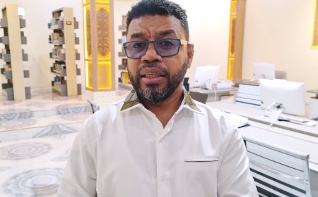 Filep Wamafma: Evaluasi Jabatan Perlu dilakukan Untuk Tingkatkan Kinerja Pemerintahan